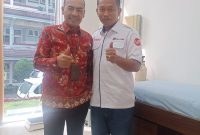 Foto : Direktur Utama RSUP H. Adam Malik dr. Zainal Safri, M.Ked(PD), Sp.PD-KKV, Sp.JP(K) bersama Ketua 𝘿𝙋𝘿 𝙎𝙋𝙍𝙄 𝙎𝙐𝙈𝙐𝙏 (Serikat Pers Republik Indonesia) sekaligus Pimpinan/ Owner Media Pendamping News & Metropos 24, 𝘽𝙪𝙧𝙟𝙪 𝙎𝙞𝙢𝙖𝙩𝙪𝙥𝙖𝙣𝙜, 𝙎𝙏.𝙎𝙃.