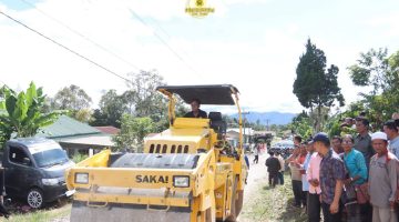 Bupati Dairi Hadiri Ramah Tamah dan Launching Perbaikan Jalan di Desa Kuta Tengah