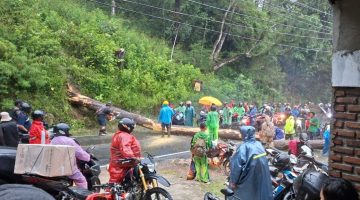 PLN Apresiasi Kesabaran Warga Saat Pemulihan Listrik di Parapat