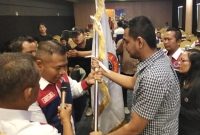  Junaidi SH saat menerima pataka dari Sekretaris Pengprov KBI Sumatera Utara adalah Muhammad Zaid Fahry