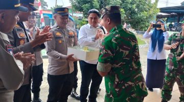 Kapolsek Dolok Batu Nanggar Beri Surprise HUT ke-81 TNI, Perkuat Sinergitas TNI-Polri