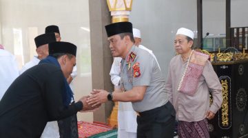 Gelar Jumat Keliling di Kekalik Kebon, Kapolda NTB Ajak Masyarakat dan Tokoh Agama Bentengi Generasi Muda dari Narkoba