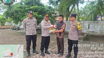 Polres Batu Bara Gelar Jumat Berkah, Salurkan Bantuan Sembako kepada Masyarakat dan Pondok Pesantren