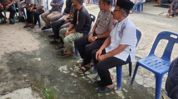Kapolsek Air Putih Hadiri Prosesi Pemakaman Istri Ketua PAC Muhammadiyah Air Putih