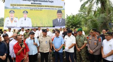 Kapolres Batu Bara Dampingi Menko Pangan RI dalam Panen Raya Padi, Dukung Swasembada Pangan