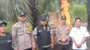 Bakar Pondok Sarang Narkoba di Desa Sei Tampang, Kepala Dusun dan Warga Apresiasi Polsek Bilah Hilir.