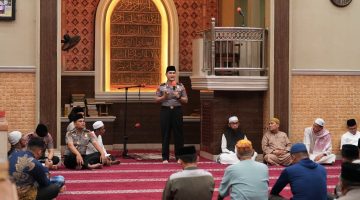 Sholat Subuh Bersama Masyarakat, Kapolda Sumut Ajak Perkuat Persatuan dan Perangi Narkoba