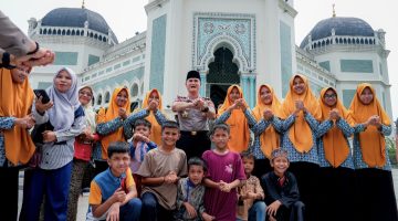 Sholat Jumat di Masjid Raya Al-Mashun, Kapolda Sumut Ajak Masyarakat Perangi Narkoba dan Jaga Kamtibmas