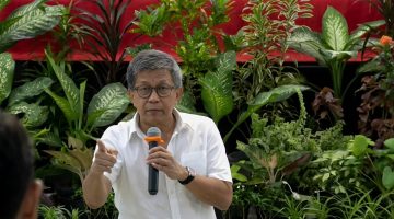 Rocky Gerung Debat dengan Presma Unimed Soal Diksi Izin dalam Sesi Tanya Jawab